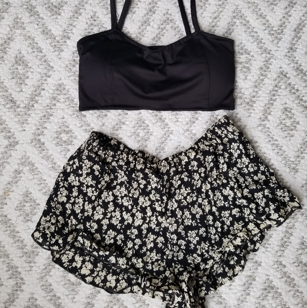 Women's 2 piece outfit mini shorts crop top XS